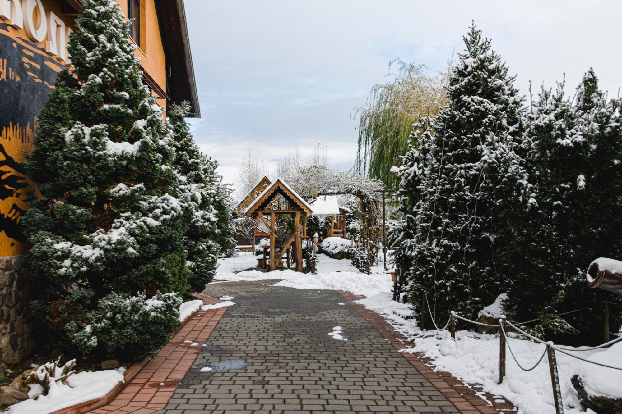 Kolyba Opryshkiv Hotel Nizhneye Selishche ภายนอก รูปภาพ